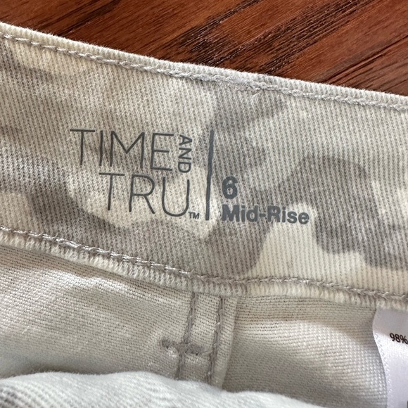 Camo mid rise shorts - Picture 4 of 5